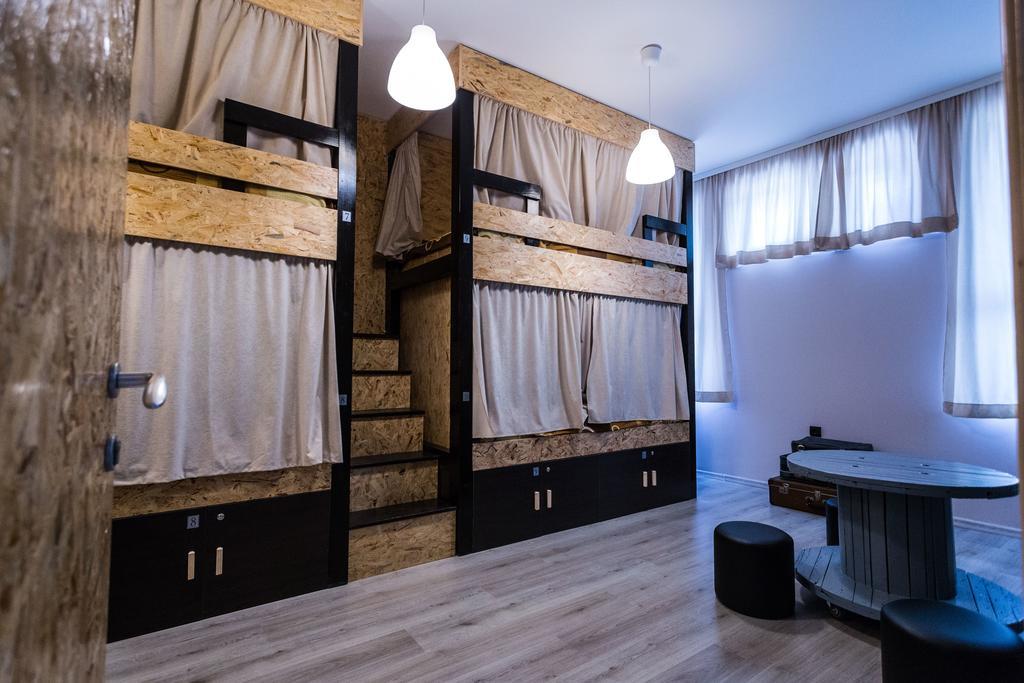 Hostel Day 'N' Night Ni الغرفة الصورة