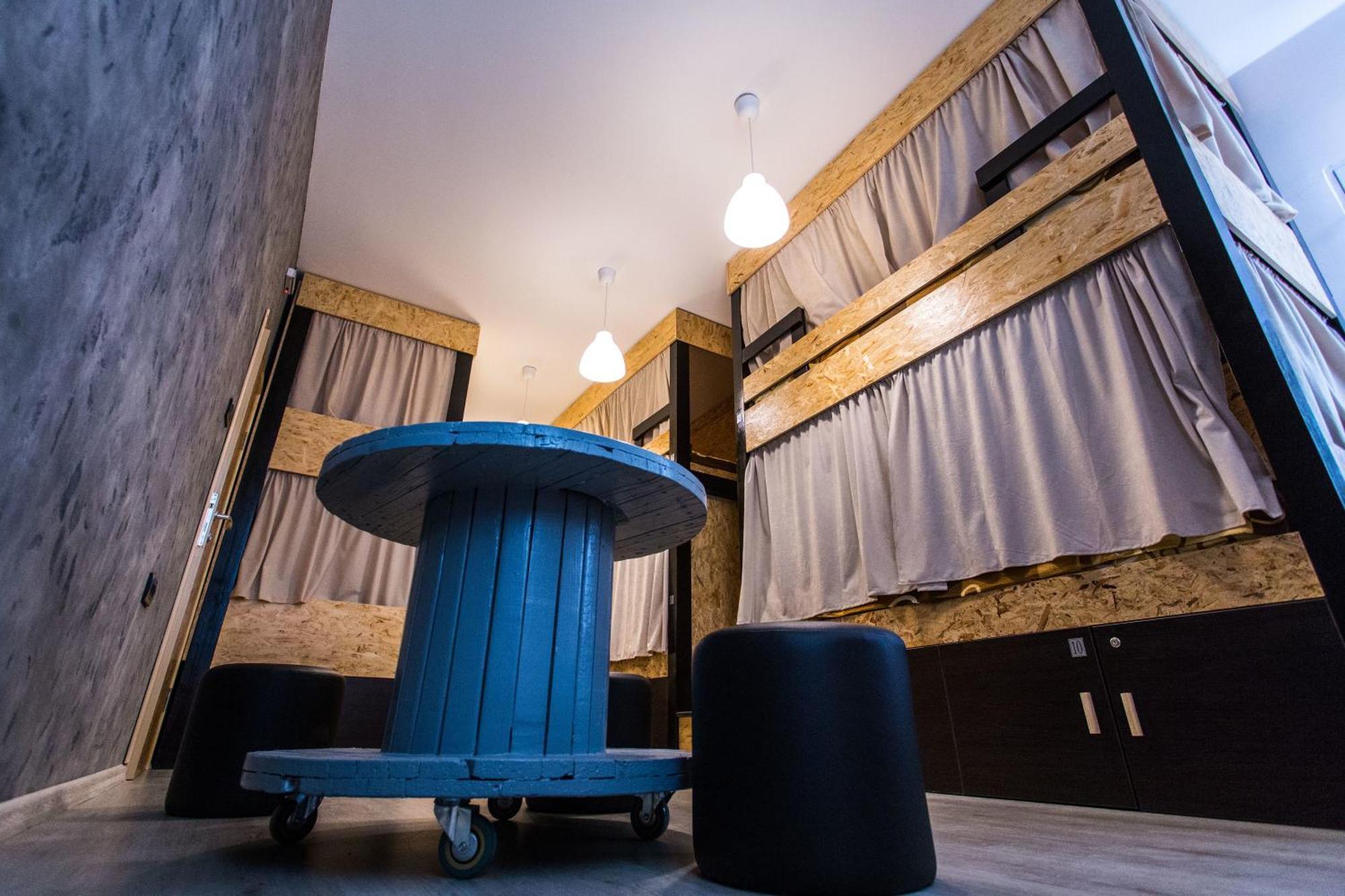 Hostel Day 'N' Night Ni الغرفة الصورة