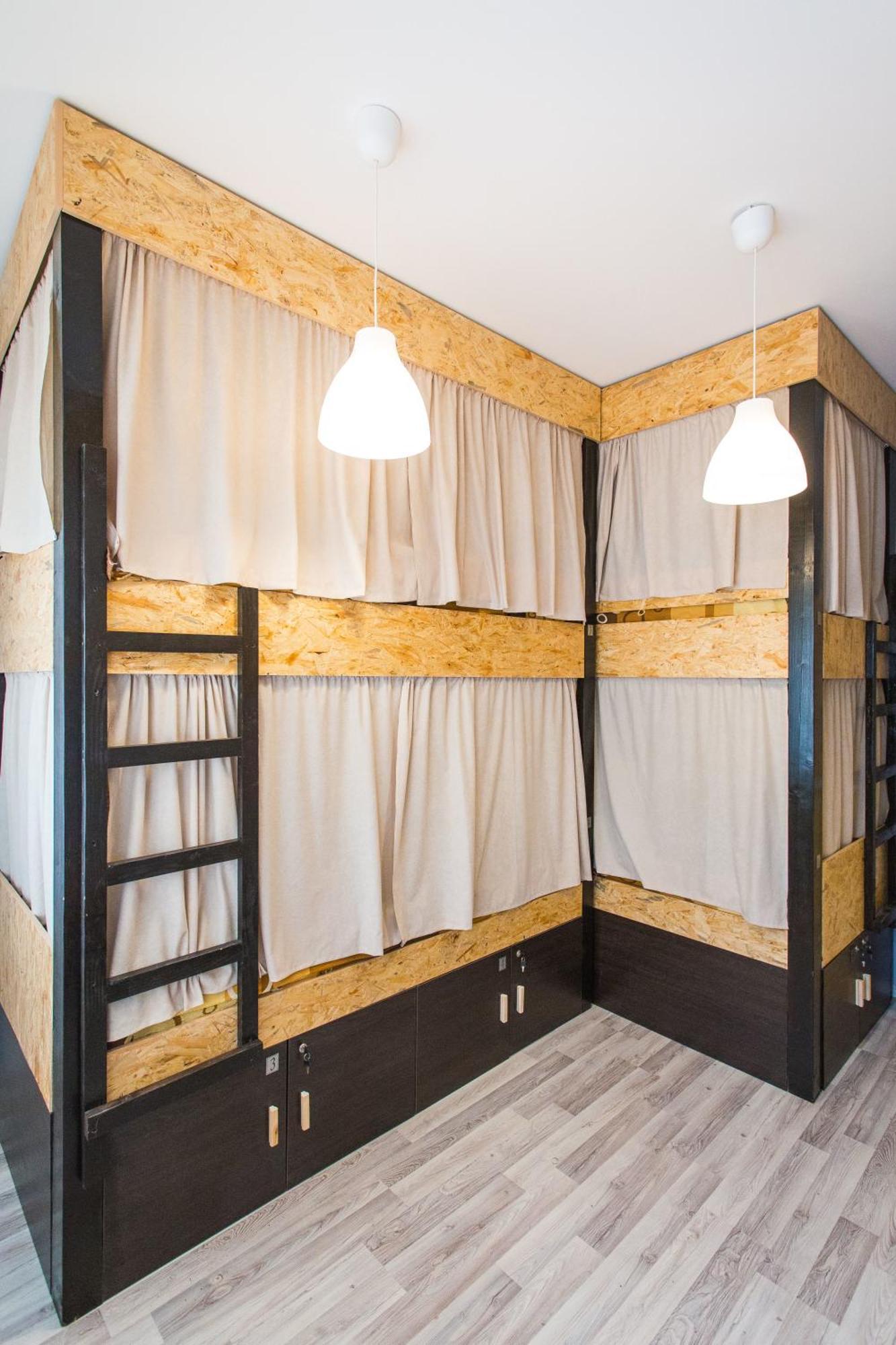 Hostel Day 'N' Night Ni الغرفة الصورة