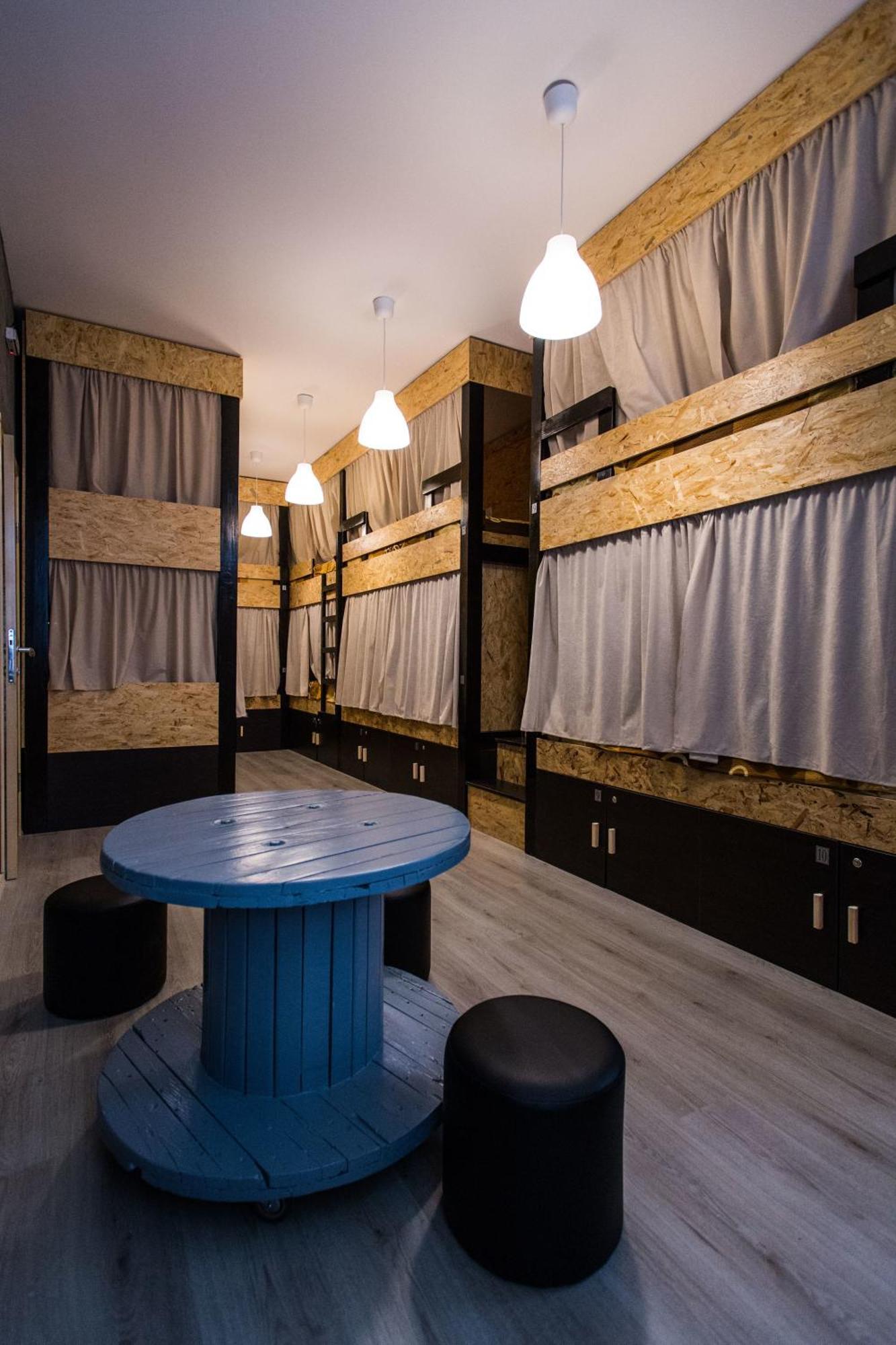 Hostel Day 'N' Night Ni الغرفة الصورة