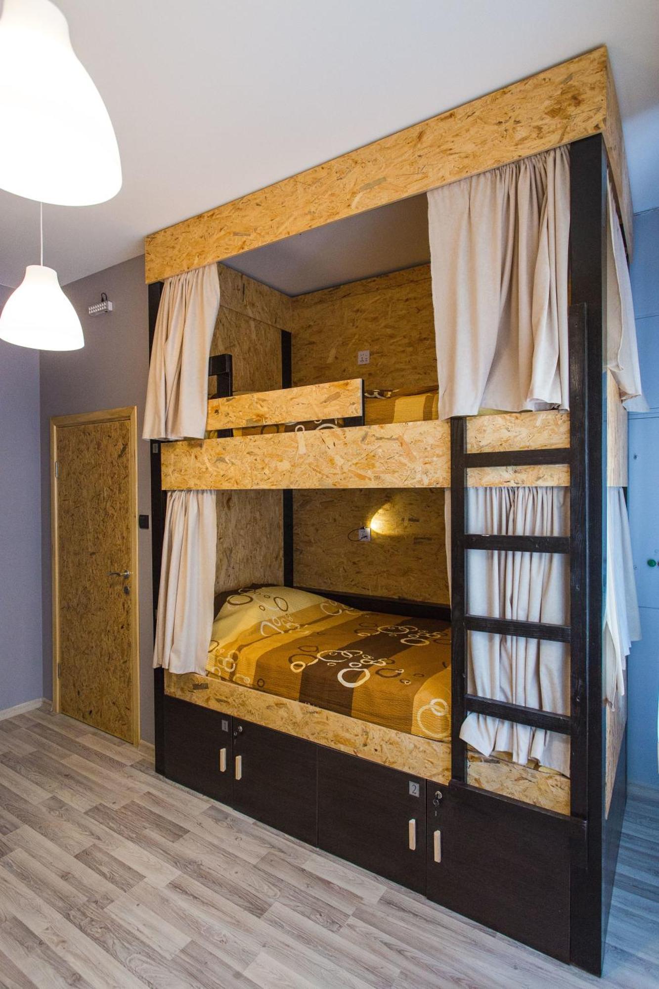 Hostel Day 'N' Night Ni الغرفة الصورة