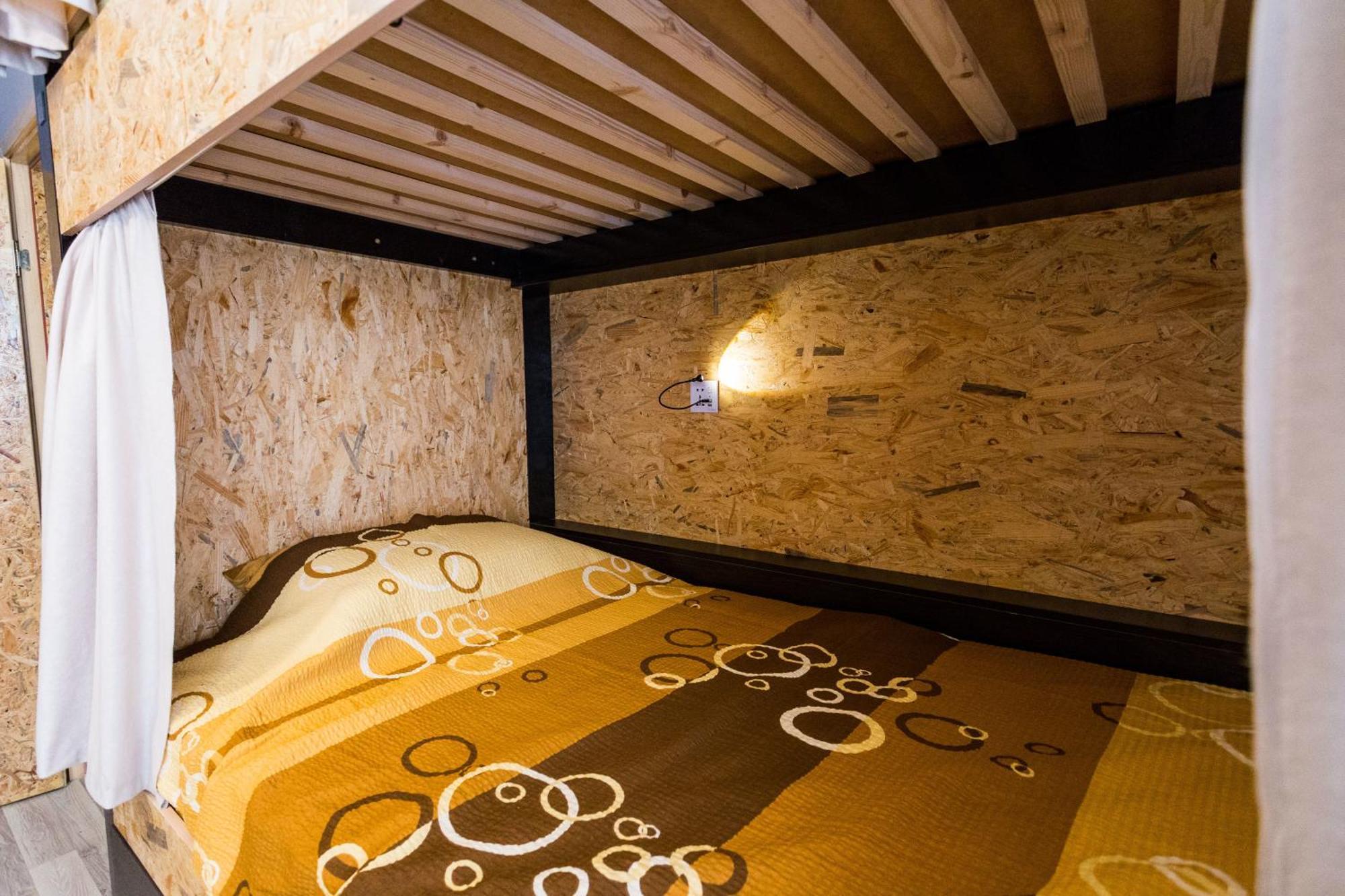 Hostel Day 'N' Night Ni الغرفة الصورة