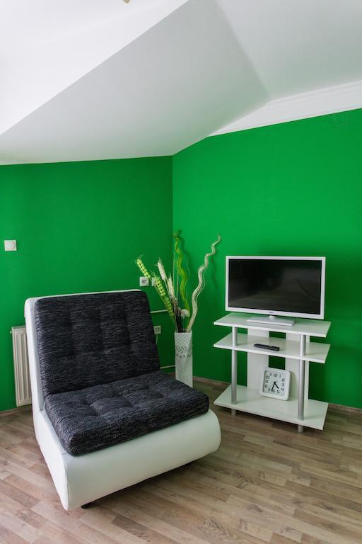 Hostel Day 'N' Night Ni الغرفة الصورة