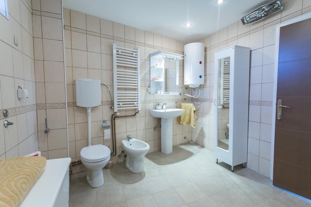 Hostel Day 'N' Night Ni الغرفة الصورة